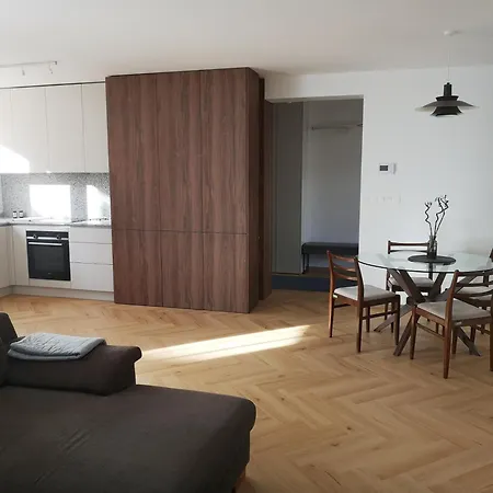 Beautiful New Apt In Old Town Near Train Station - Free Parking Bratislava Exterior photo