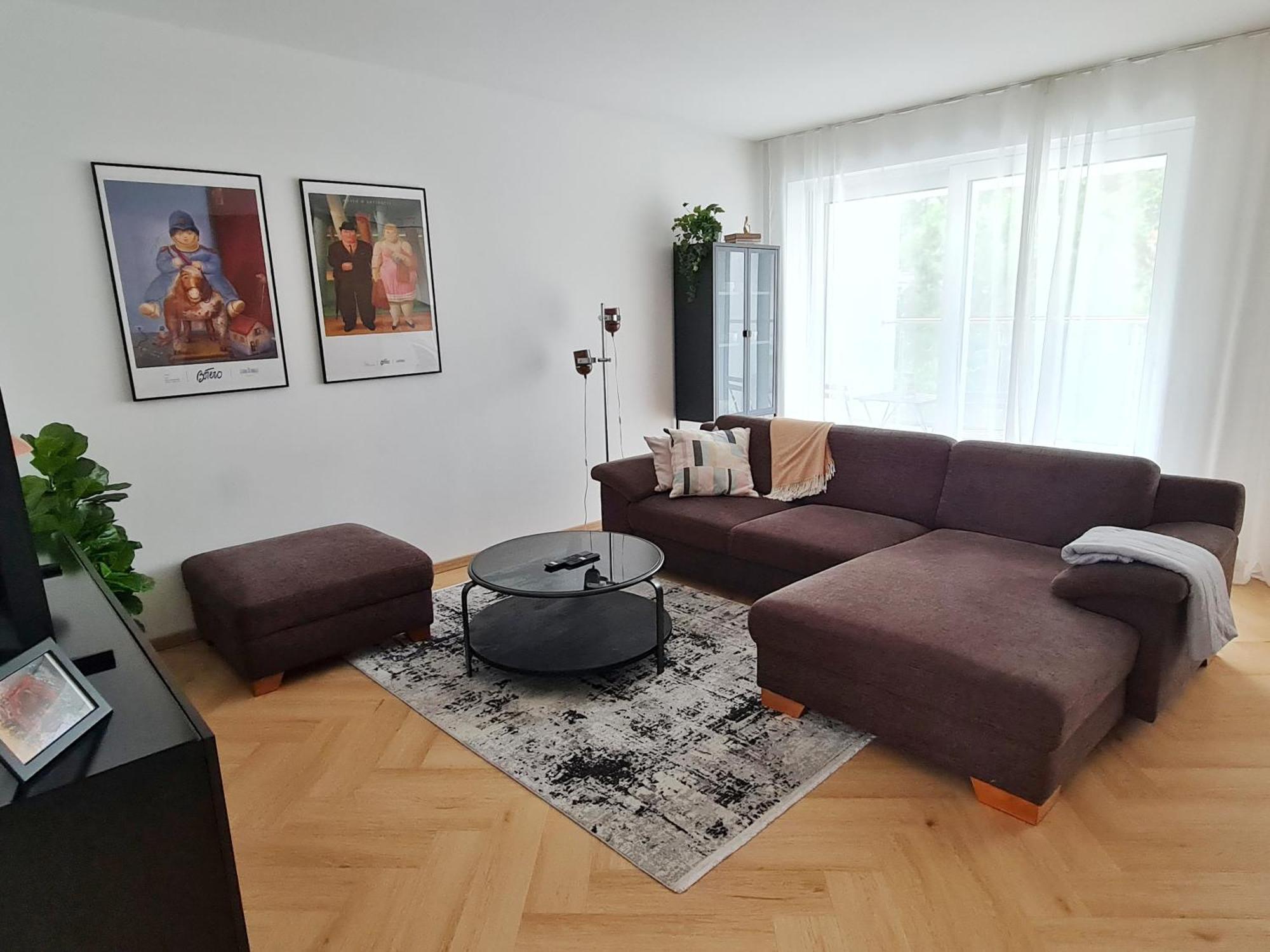 Apartment Beautiful New In Old Town Near Train Station - Free Parking