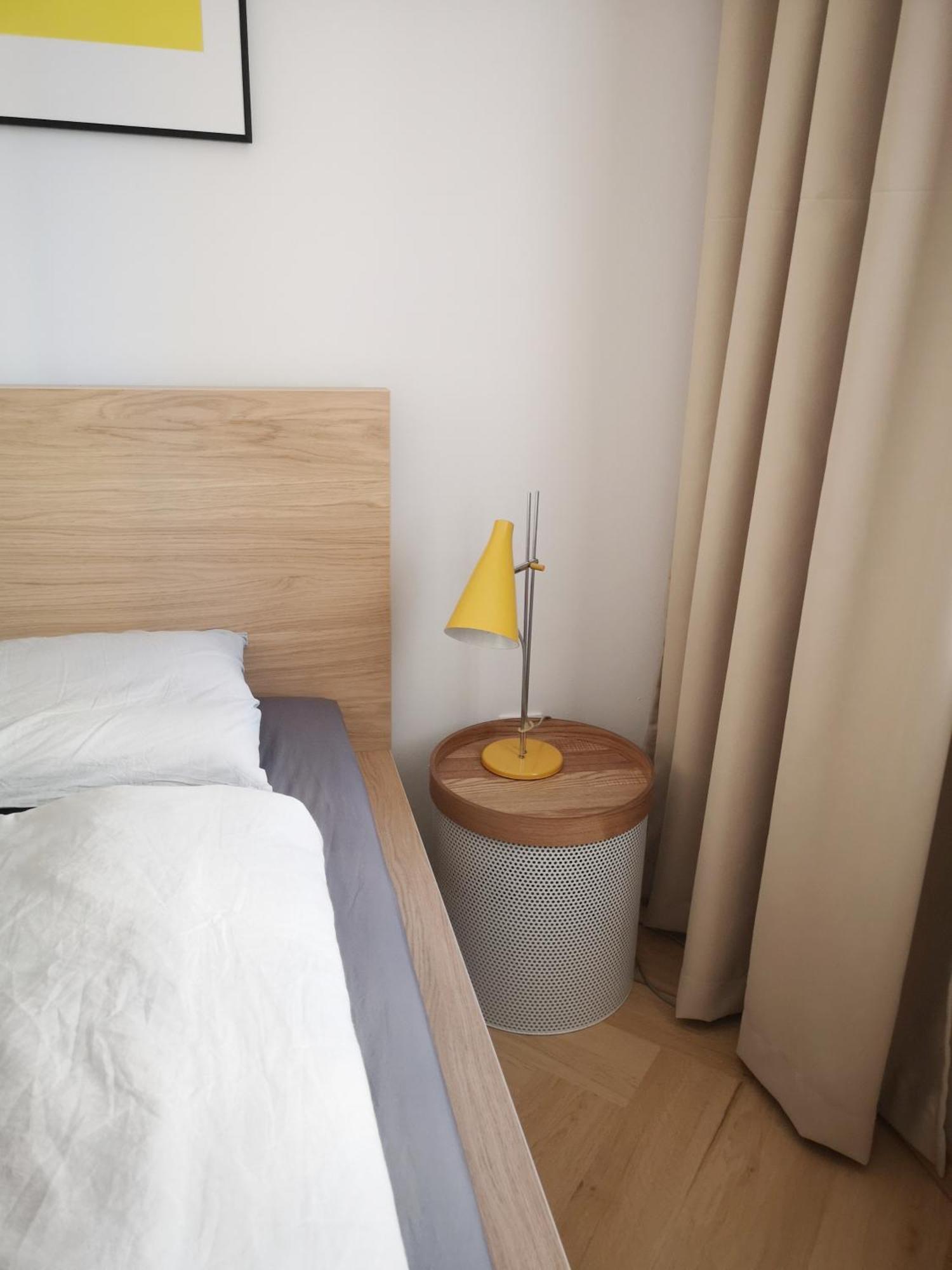 Beautiful New In Old Town Near Train Station - Free Parking